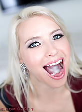 blonde milf pics